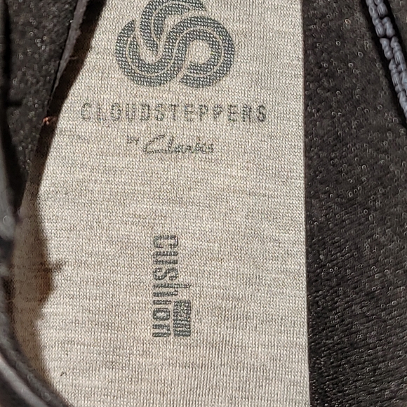 10N - Clarks Cloudsteppers Black Booties - Picture 8 of 9